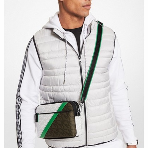 Michael Kors Cooper Xbody - Picture 4 of 6